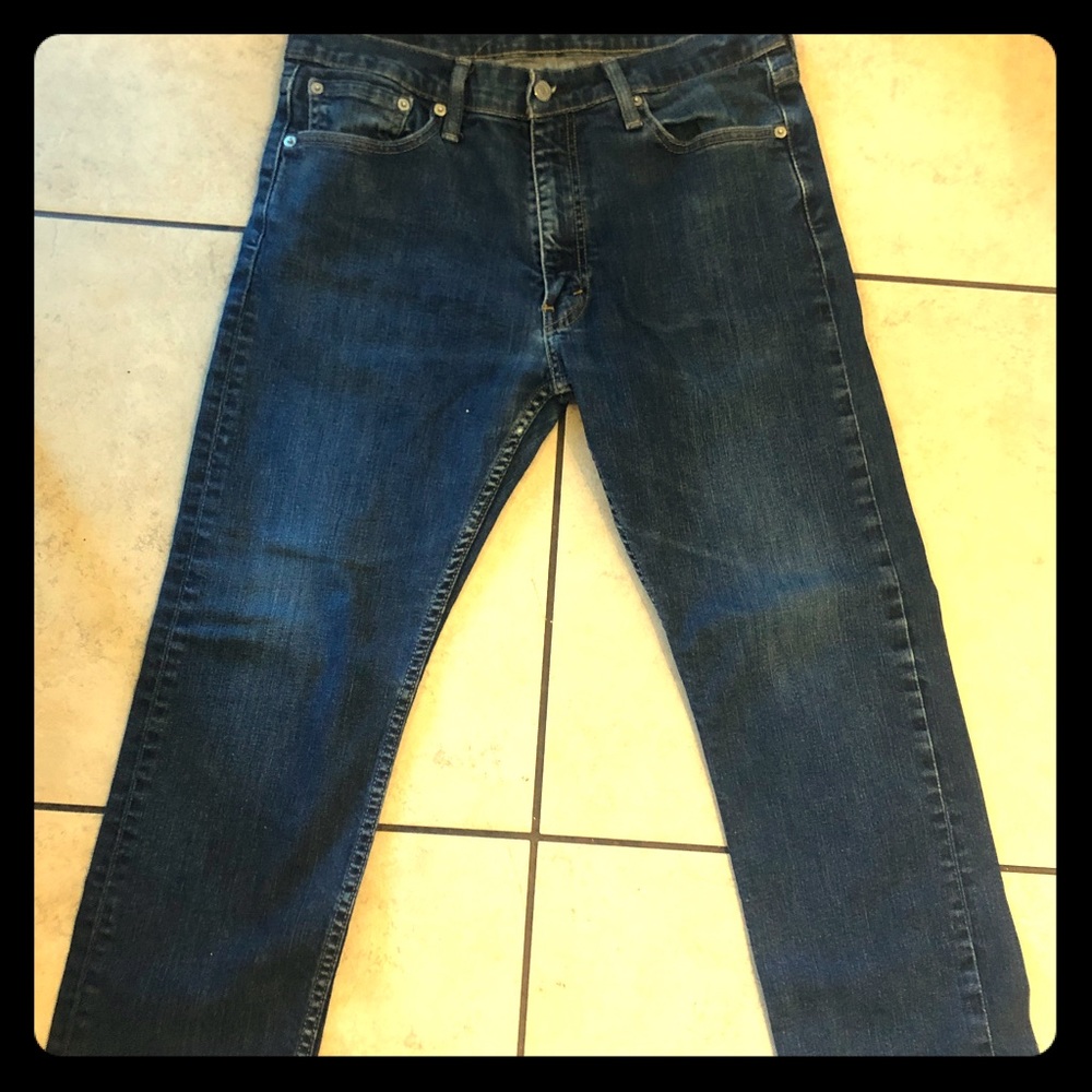 Women’s dark wash Levi’s 513 Jeans
